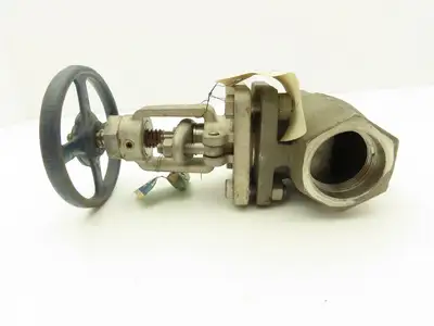 Powell 2474 Stainless Globe Valve 1-1/2" Socket Weld 200 WOG Rising Stem