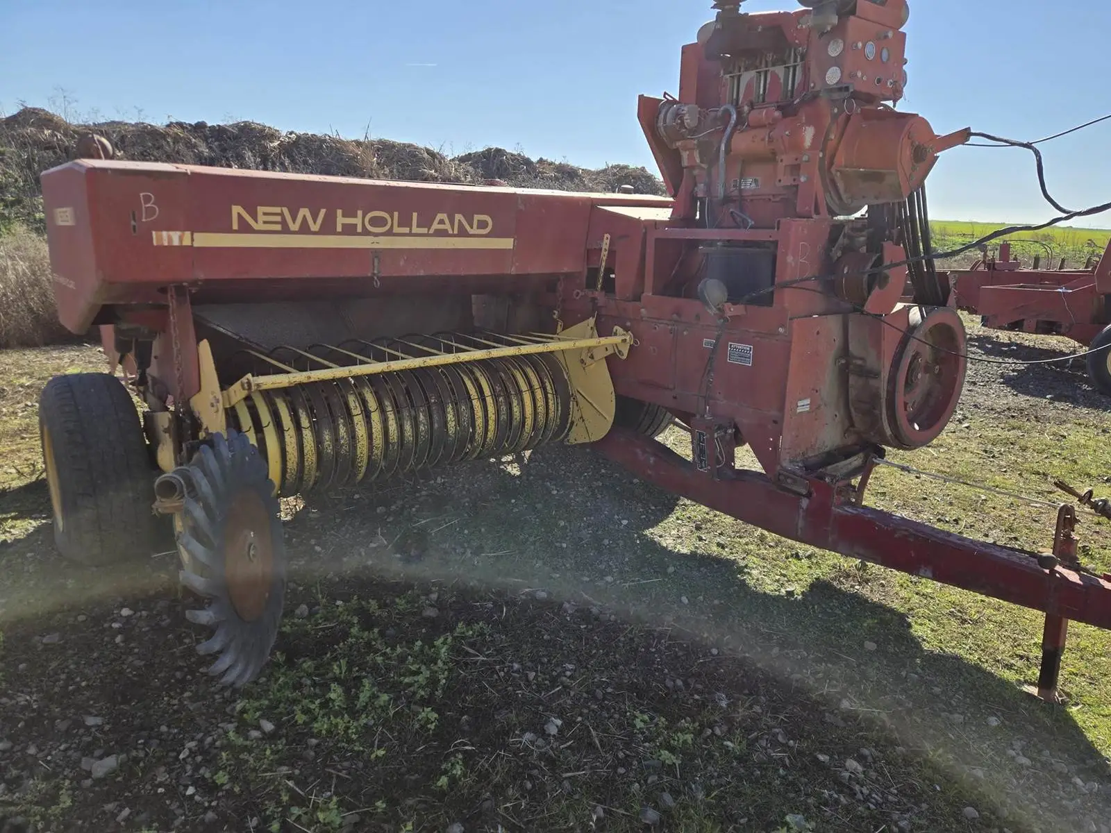 USED 1987 NEW HOLLAND HAYLINER 505