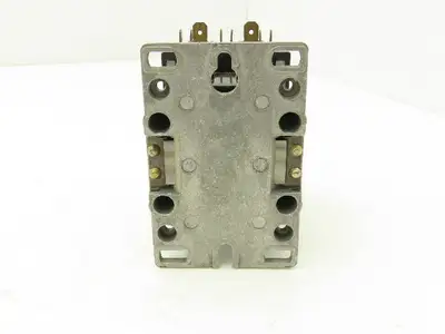 General Electric CR353AC3AB1 Contactor Motor Starter 600VAC 30A 3Ph Coil 240VAC