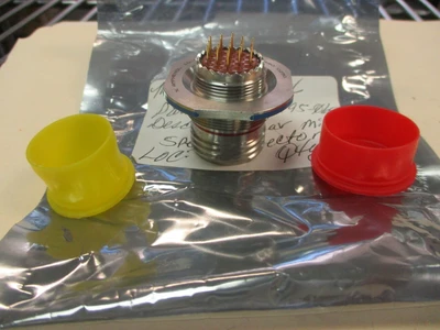 NEW Amphenol 10-565995-065