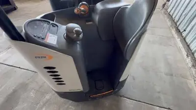 USED 2007 CROWN RD5225-30