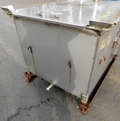 USED PORTABLE SS TOTE 225 GALLON