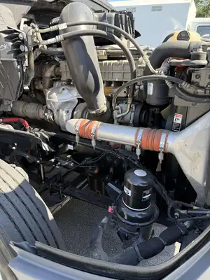 Used 2018 FREIGHTLINER CASCADIA 112 Hooklifts & Roll-Offs California US | Commerce Truck Equipment Sales #1548727