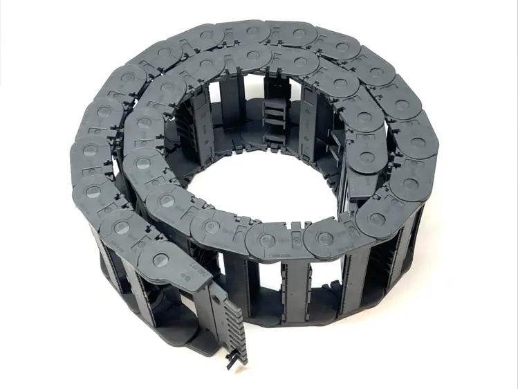 Used igus Cable Carrier Energy Chain 28 LINKS 4FT Robot Parts Michigan US | Maverick Industrial Sales #1454401