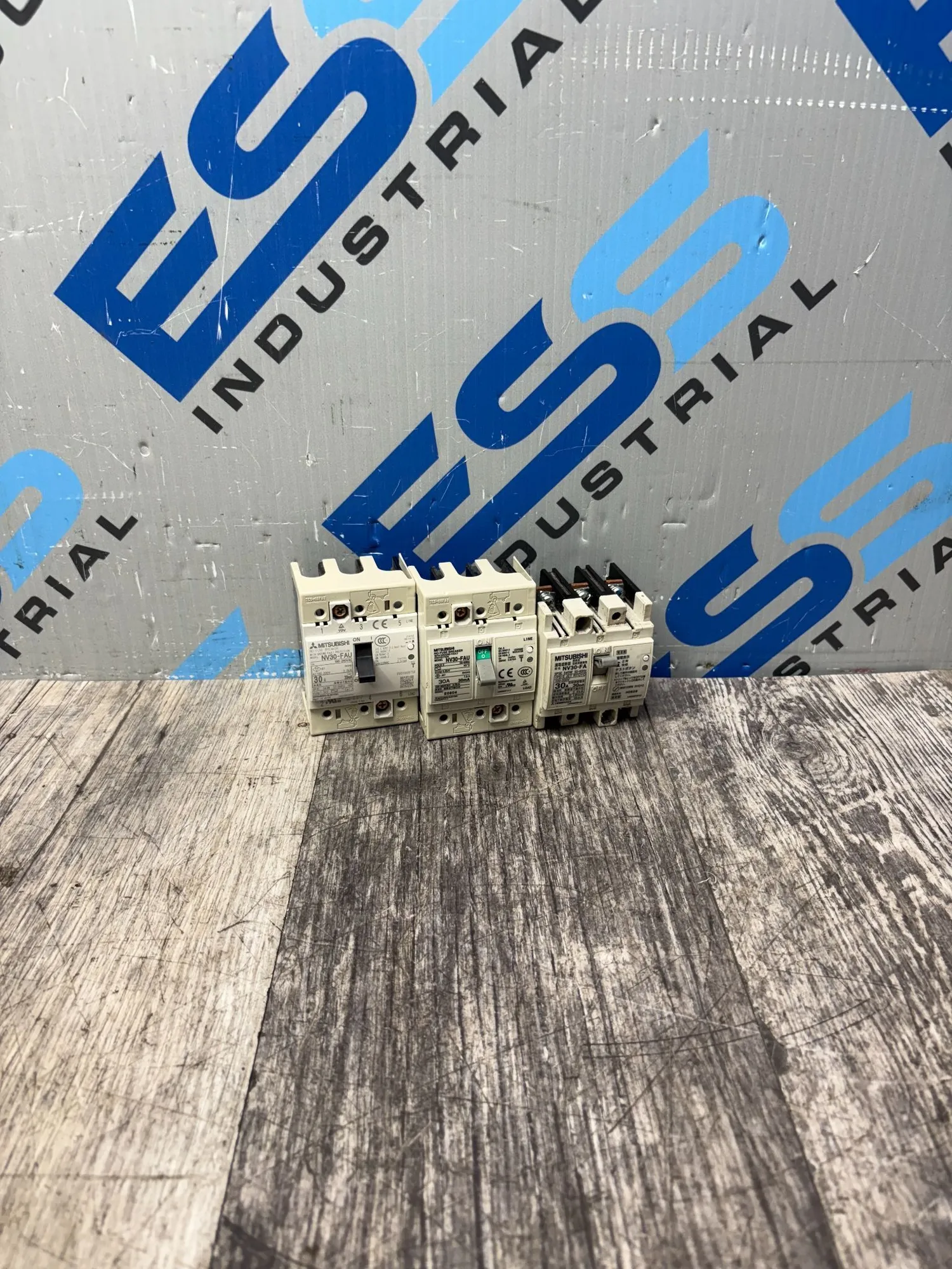 USED MITUBISHI NV30-FAU & NV30-FA