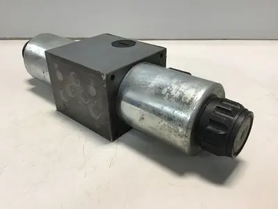 USED MANNESMANN REXROTH 4WE10E6731/CG24N9Z4T08