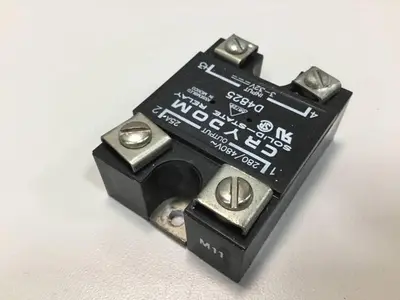 USED CRYDOM D4825