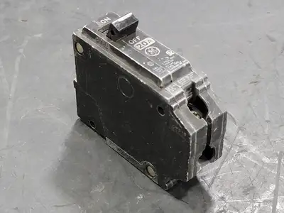 Used GENERAL ELECTRIC THQL1120 Switchgears British Columbia CA | Lenmark #241393