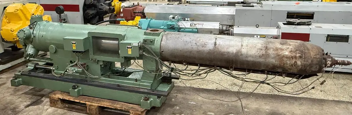 USED NISSEI FS360S140ANE INJECTION UNIT