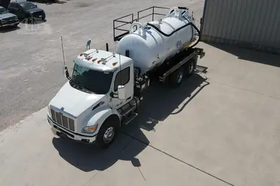 New | in-Stock 2027 PETERBILT 548 Vacuum Truck Texas US | Roll Off Truck World #1492027