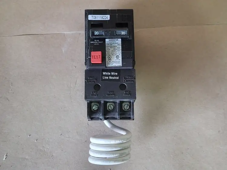 New | in-Stock SIEMENS QE220H Switchgears British Columbia CA | Lenmark #239073