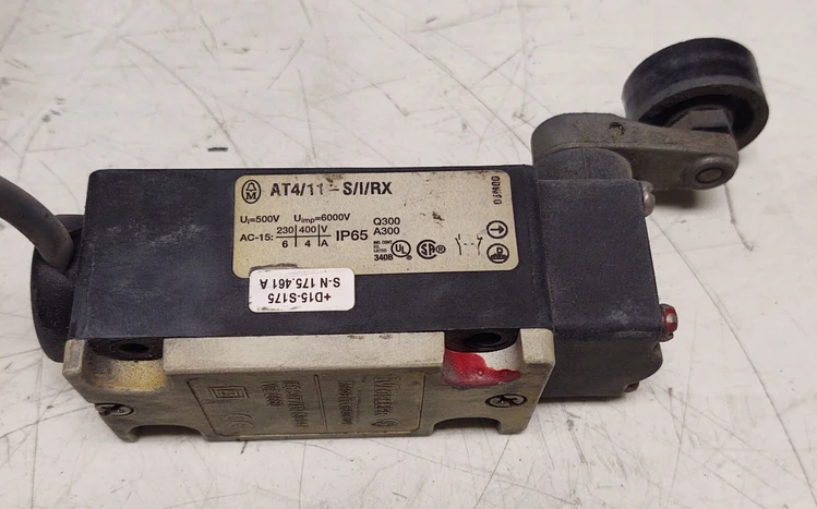 Used Moeller AT-4/11 Relays & Switches Kentucky US | Edwards Industrial Repair #975126