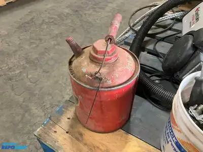 Skid lot of misc. garage items includes: galvanized can, Sanitaire system pro 1400watts, green...