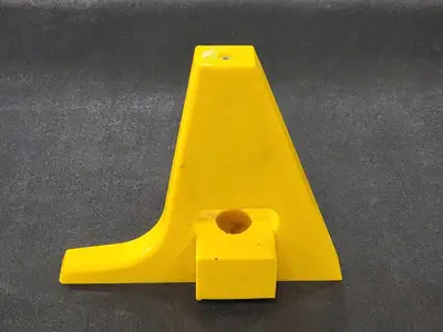 USED REDWOOD PLASTIC R17810M2