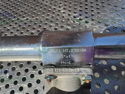 USED ITT PURE FLO 4 -WAY DIAPHRAGM VALVE W/ 1 1/2" TO 1" TO 1/4" SANITARY FITTING