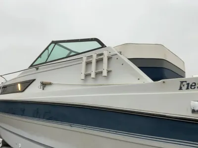 USED 1987 RINKER FIESTA VEE 250