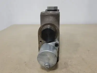 Hydraulic Valve Section 27B2