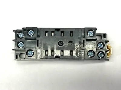 USED OMRON RELAY SOCKET 250VAC 10A