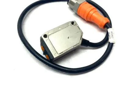 O6H301, O6H-FPKG/0,30m/US | Ifm O6H301 Diffuse Reflection Sensor w/ Background Suppression O6H-FPKG/0,30m/US - Used