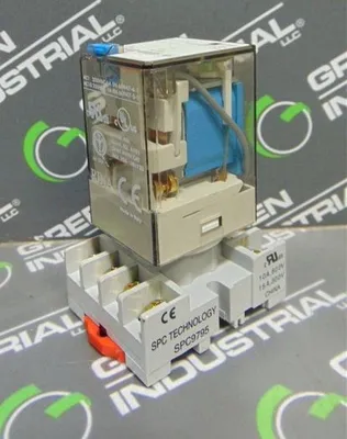 Allen Bradley 700-HAX2Z01-3-4 General Purpose Relay with Base Used