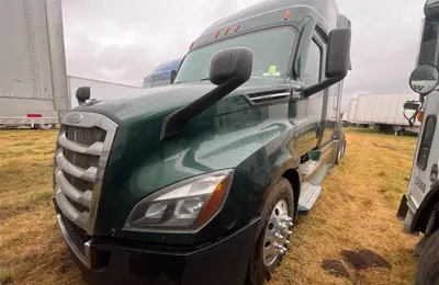 USED 2020 FREIGHTLINER CASCADIA 126