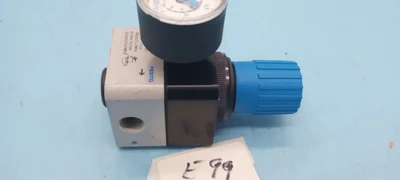 NEW Festo FESTO LRP-1/4-0.7 159500 Control Valve + GAUGE 161126