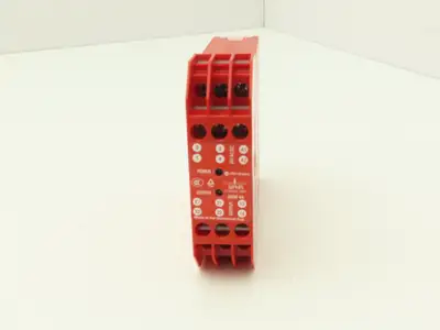 Allen Bradley 440N-S32013 Guardmaster Safety Relay Sipha Control Unit 24V Ser B