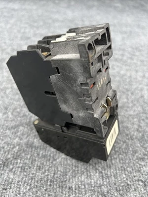 Used General Electric CR7CE PLC Contactors California US | Davliegogo LLC #1708306