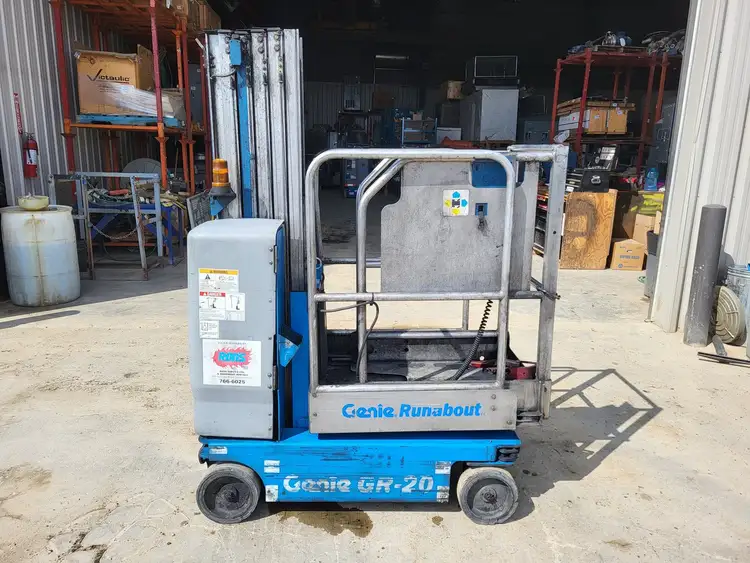 Used 2011 GENIE GR-20 Manlifts British Columbia CA | Lenmark #1426272