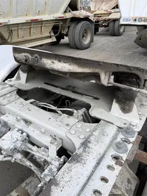 USED 2011 MACK PINNACLE CXU612