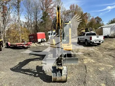 USED 2022 XCMG XE35U