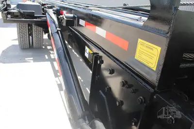 New | in-Stock 2027 MACK MD7 Rolloff Trucks Texas US | Roll Off Truck World #1491924