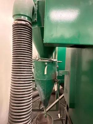 USED ABRASIVE BLAST SYSTEMS SAND BLAST CABINET
