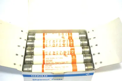 10 NEW GOULD SHAWMUT A6Y-3 FUSES A6Y3