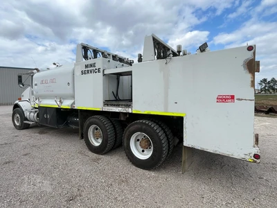 Used 2013 KENWORTH T800 Fuel & Lube Trucks Texas US | Roll Off Truck World #1491808