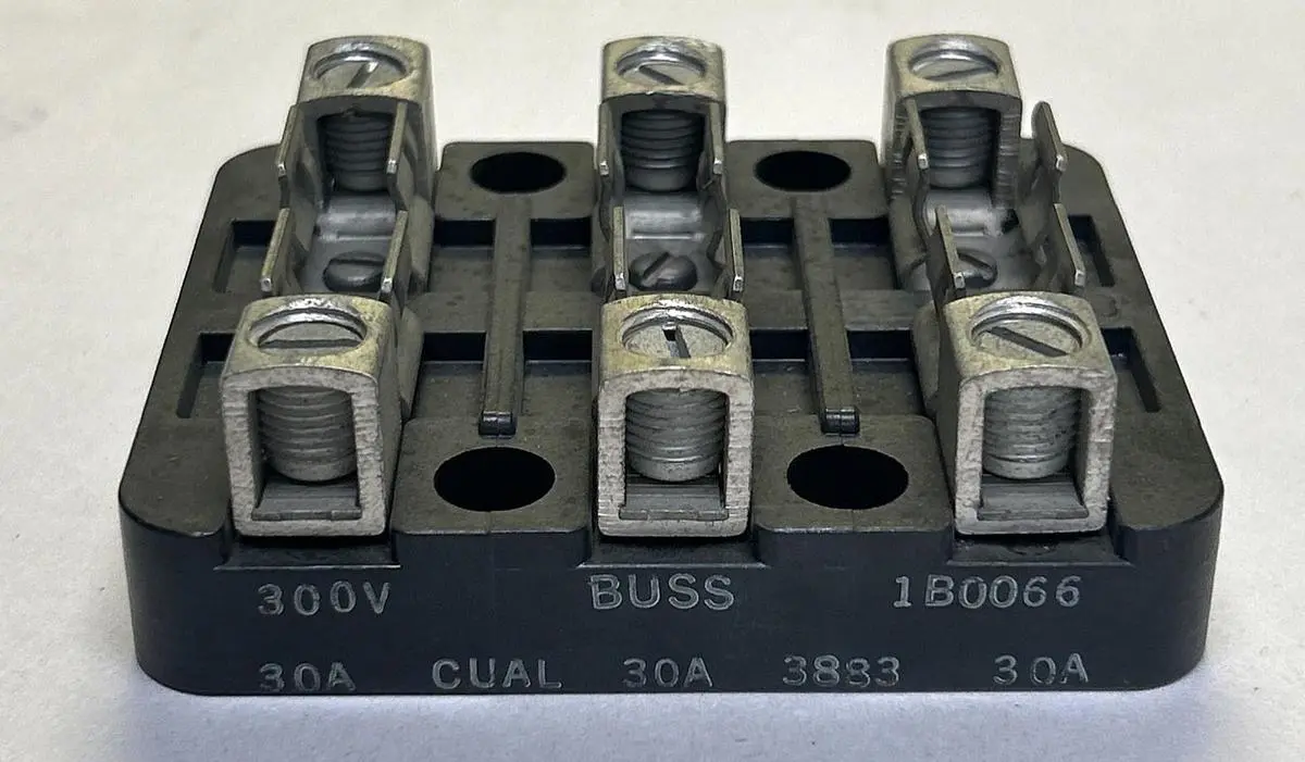 USED BUSSMANN 1B0066