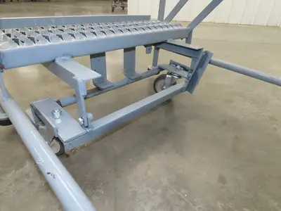 Uline H-7919 Rolling Ladder 4 Step 36" Work Platform 40" Top Step 800lbs Cap