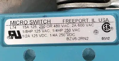 Micro Switch BZV6-2RN2 Limit Switch Top Roller Arm Loc4D4