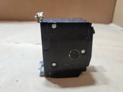 Used SQUARE D QOB250 Switchgears British Columbia CA | Lenmark #1438466