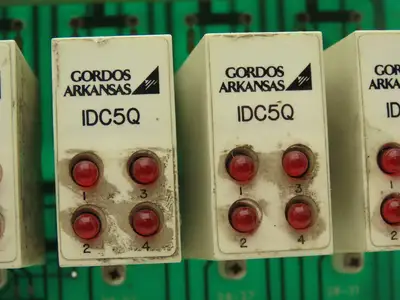 Gordos Arkansas PB-32Q Circuit Board with 8 IDC5Q 4-Channel input Modules