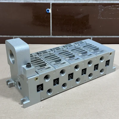 NEW SMC VV5FS4-10-051-03-CD