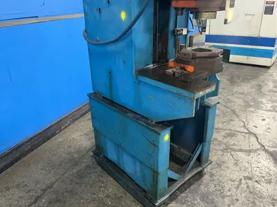 Used APEX DENISON WT120MC304FS1 C-Frame Presses Ohio US | HGR 24 #1496370