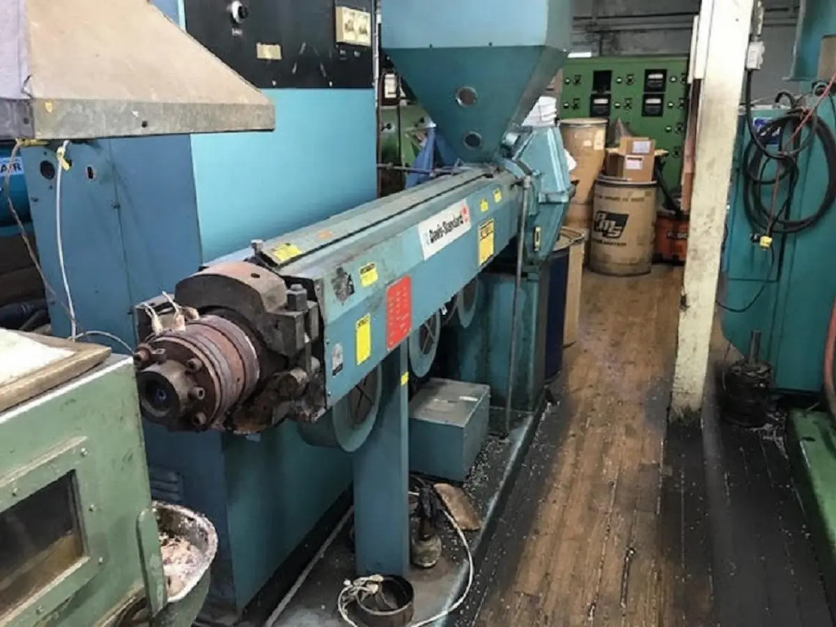 2.5" Davis Standard Plastics Extruder