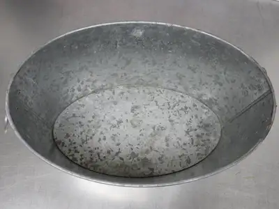 Used Falcon Restaurant Supply Used Coors Light Galvanized College Teams Oval Beer Bucket Beer Equipment Illinois US | Falcon Restaurant Supply #1376545