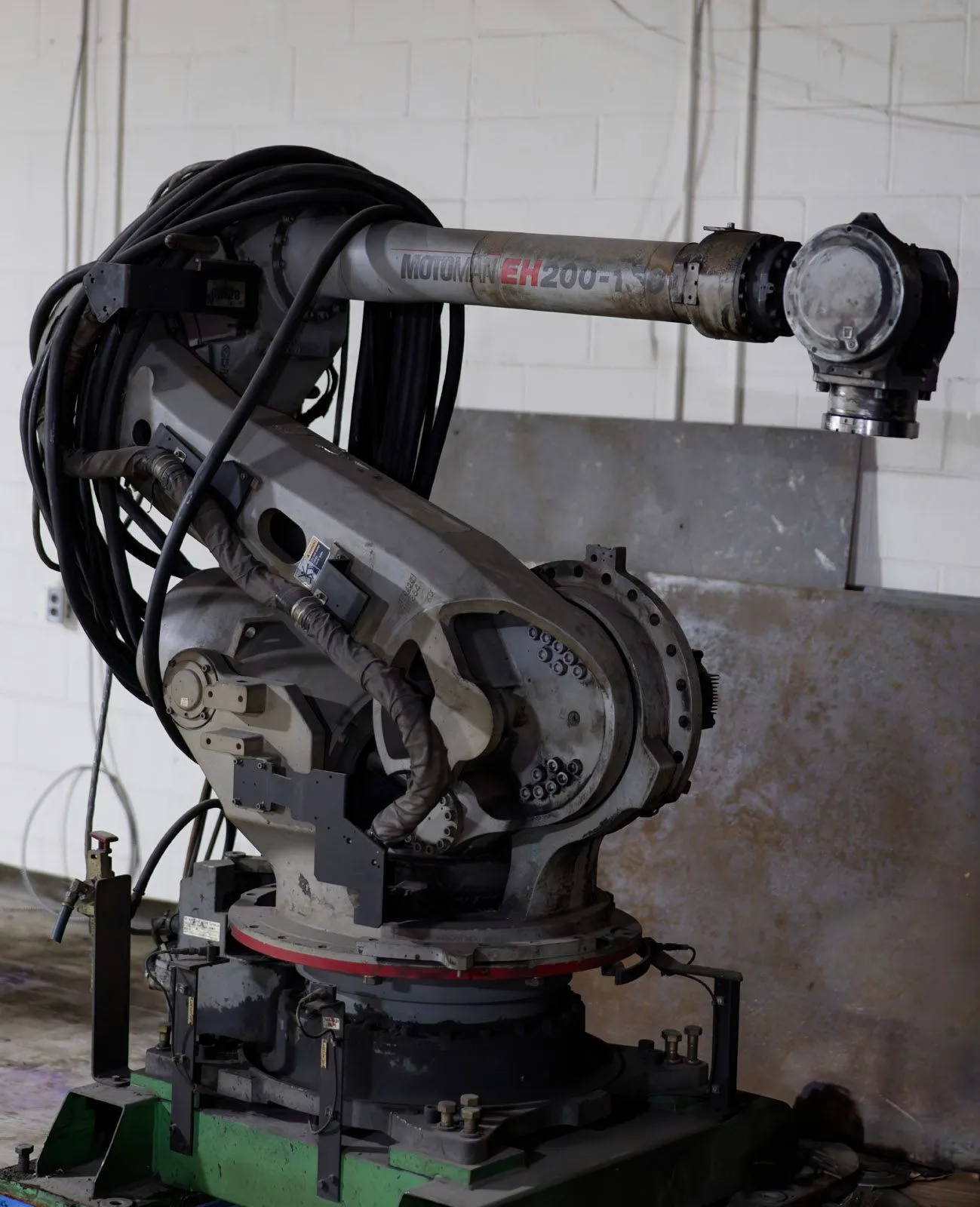 USED Yaskawa Motoman EH 200 - 150