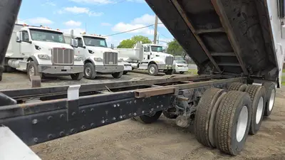 USED 2013 PETERBILT 386