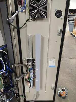 USED 2013 YASKAWA MOTOMAN MH6-10