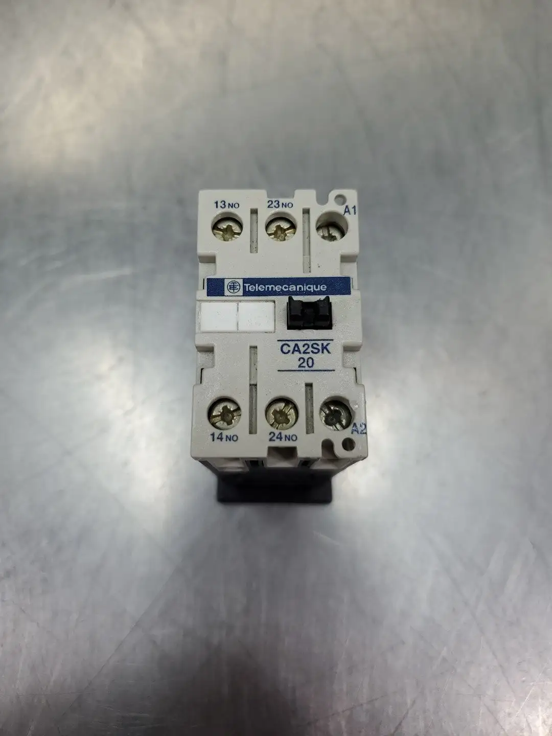 Schneider Electric CA2SK20 Contactor, 10A, 690VAC w/LA4SKE1U Module. 4A43.1