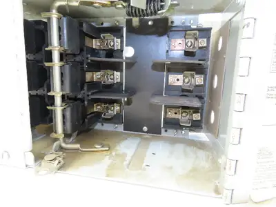 Siemens V7E3611R I-T-E Twin Vacu-Break Fusible Switch 30A 600VAC 3 Pole