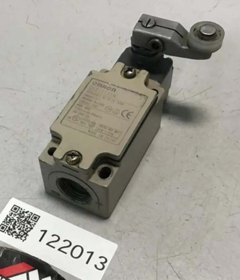 USED OMRON D4B-1111N